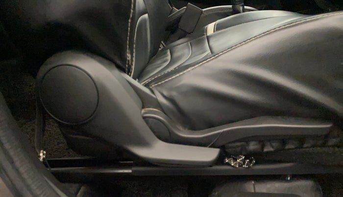 2019 Maruti Swift VXI, Petrol, Manual, 28,126 km, Driver Side Adjustment Panel