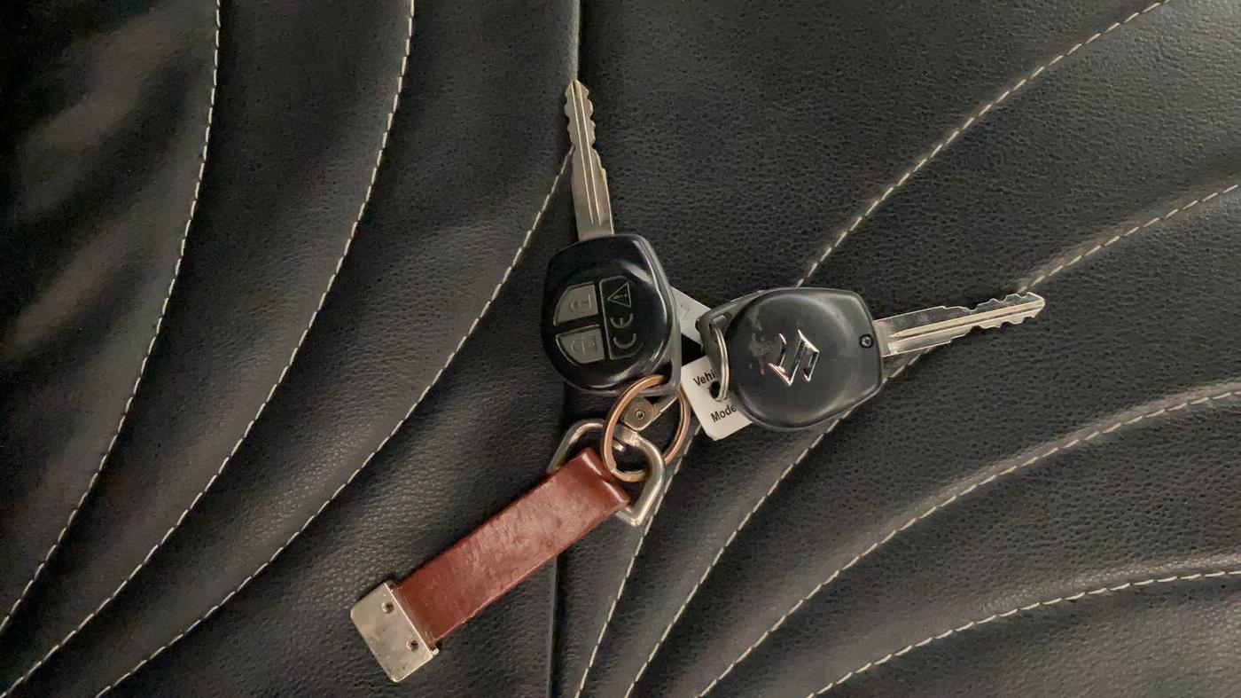 2019 Maruti Swift VXI, Petrol, Manual, 28,126 km, Key Close Up