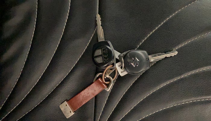 2019 Maruti Swift VXI, Petrol, Manual, 28,126 km, Key Close Up