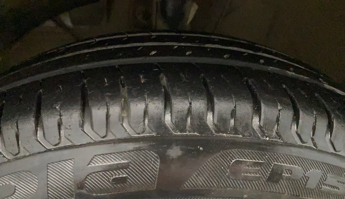 2019 Maruti Swift VXI, Petrol, Manual, 28,126 km, Left Front Tyre Tread