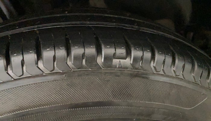 2019 Maruti Swift VXI, Petrol, Manual, 28,126 km, Right Rear Tyre Tread