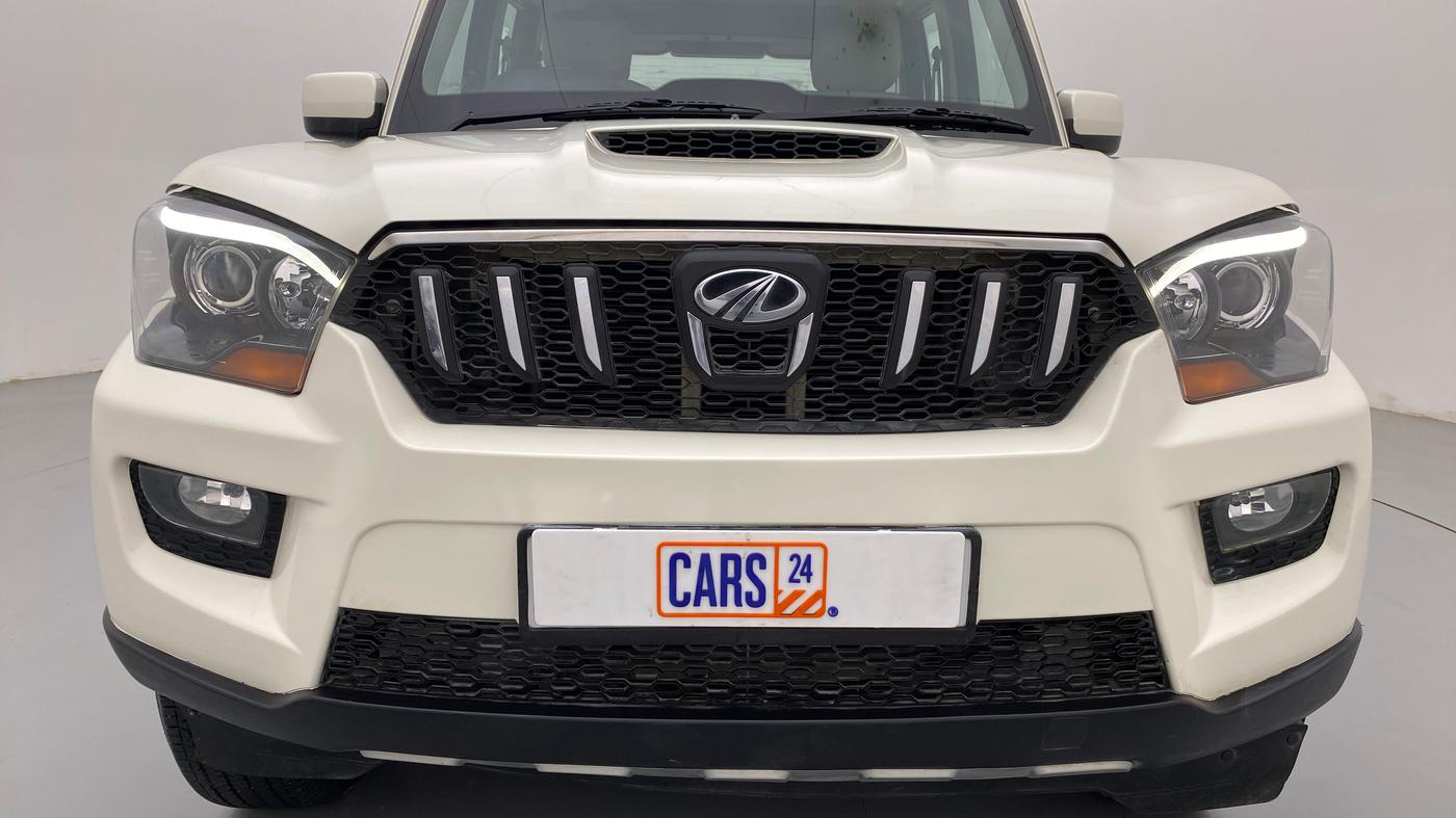 2017 Mahindra Scorpio S10 Intelli Hybrid 2WD, Diesel, Manual, Daylight Running Lights (DRL's)