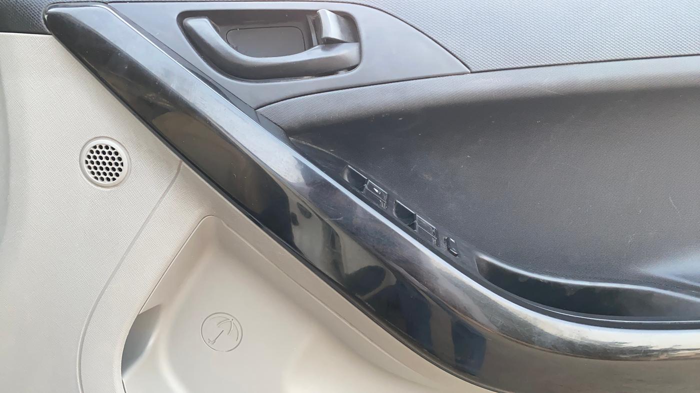 2019 Tata NEXON XM PETROL, Petrol, Manual, 80,378 km, Driver Side Door Panels Control