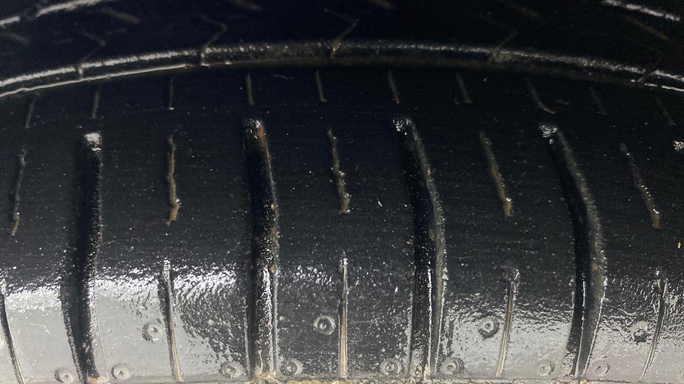 2016 Maruti Celerio ZXI AMT (O), Petrol, Automatic, 82,379 km, Left Front Tyre Tread