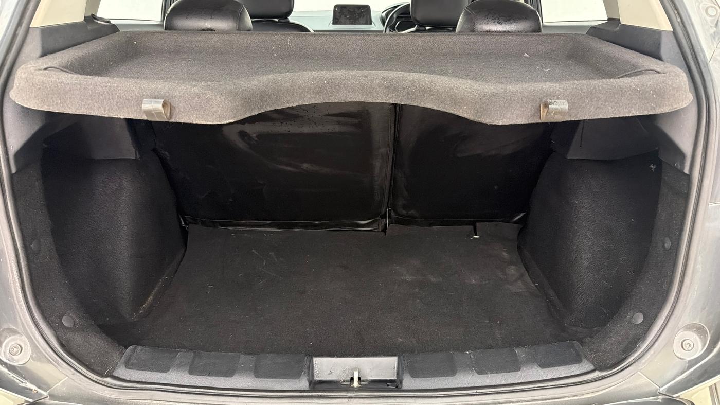 2020 Tata NEXON XZA PLUS SUNROOF PETROL, Petrol, Automatic, 51,190 km, Boot Inside