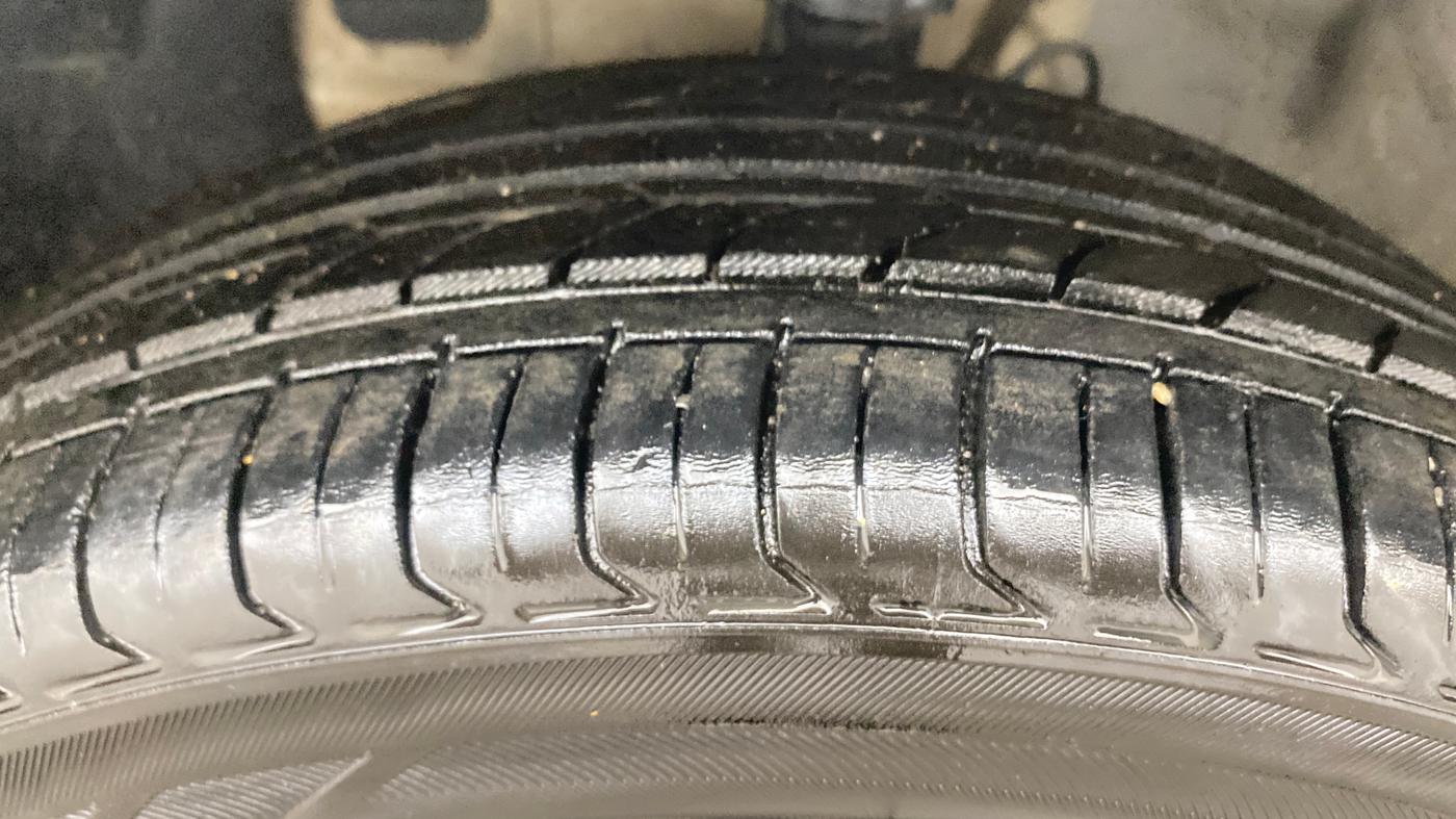 2019 Hyundai Elite i20 ASTA (O) CVT, Petrol, Automatic, 72,912 km, Left Front Tyre Tread