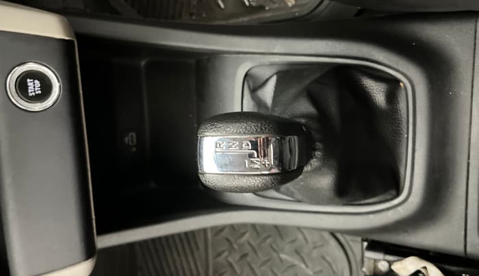 2020 Renault TRIBER RXZ AMT, Petrol, Automatic, 50,688 km, Gear Lever