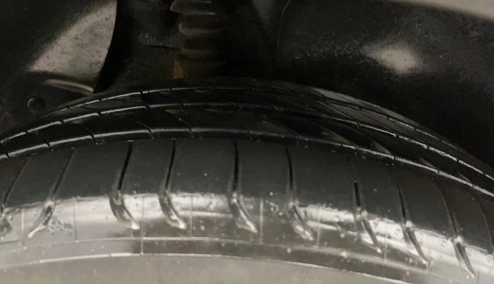 2018 Hyundai Creta SX AT 1.6 PETROL, Petrol, Automatic, 60,284 km, Right Rear Tyre Tread