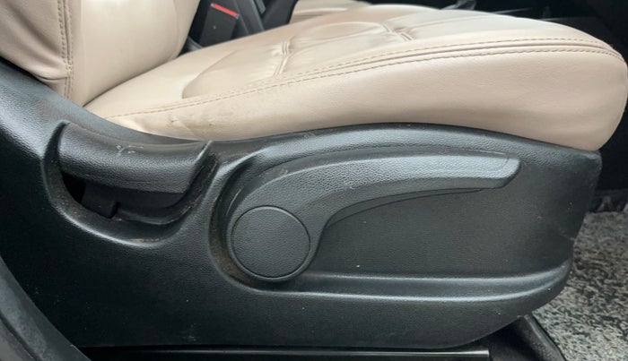 2018 Hyundai Creta SX AT 1.6 PETROL, Petrol, Automatic, 60,284 km, Driver Side Adjustment Panel