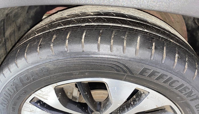 2021 MG HECTOR PLUS SHARP 1.5 PETROL TURBO CVT 6-STR, Petrol, Automatic, 23,427 km, Left Front Tyre Tread