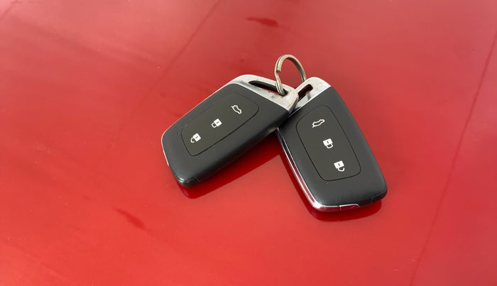 2021 MG HECTOR PLUS SHARP 1.5 PETROL TURBO CVT 6-STR, Petrol, Automatic, 23,427 km, Key Close Up