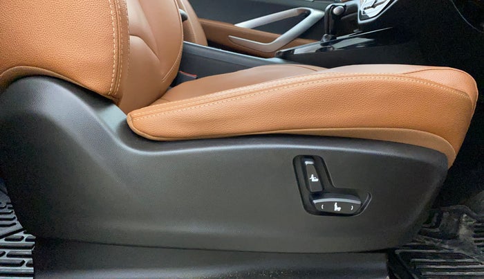 2021 MG HECTOR PLUS SHARP 1.5 PETROL TURBO CVT 6-STR, Petrol, Automatic, 23,427 km, Driver Side Adjustment Panel