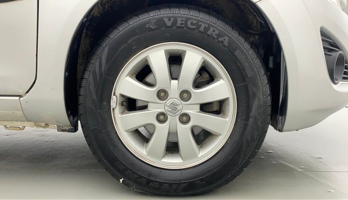2014 Maruti Ritz ZXI, Petrol, Manual, 29,480 km, Right Front Wheel