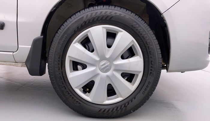 2014 Maruti Alto K10 VXI P, Petrol, Manual, 33,869 km, Right Front Wheel