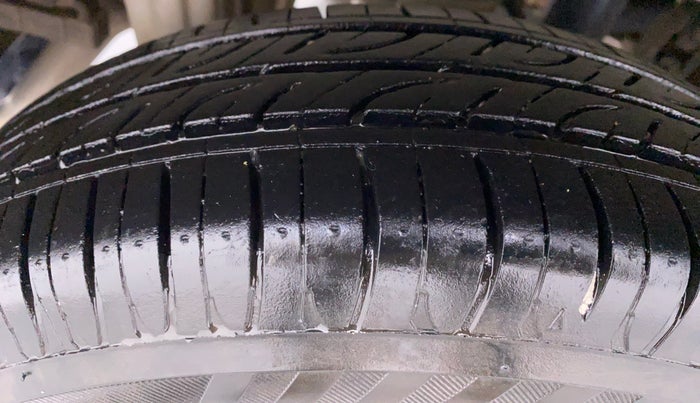 2014 Maruti Alto K10 VXI P, Petrol, Manual, 33,869 km, Right Rear Tyre Tread