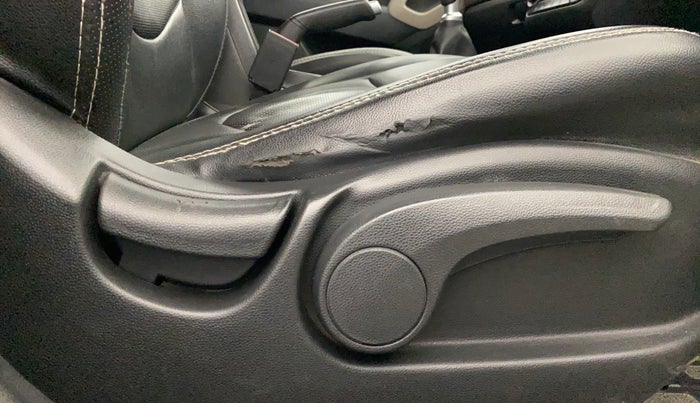 2016 Hyundai Creta SX PLUS 1.6 PETROL, Petrol, Manual, 57,615 km, Driver Side Adjustment Panel