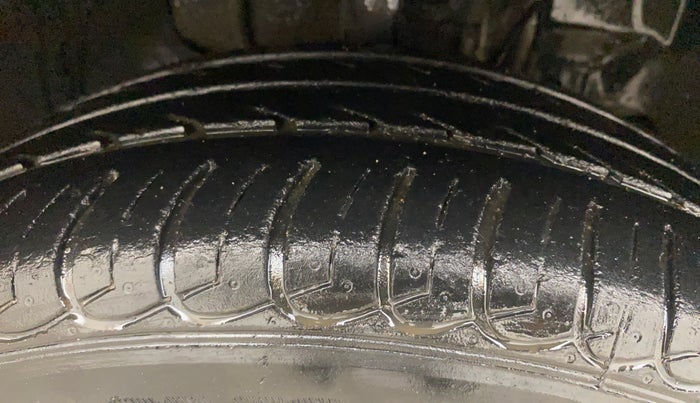 2018 Tata Tiago XZ PETROL, Petrol, Manual, 31,783 km, Right Front Tyre Tread