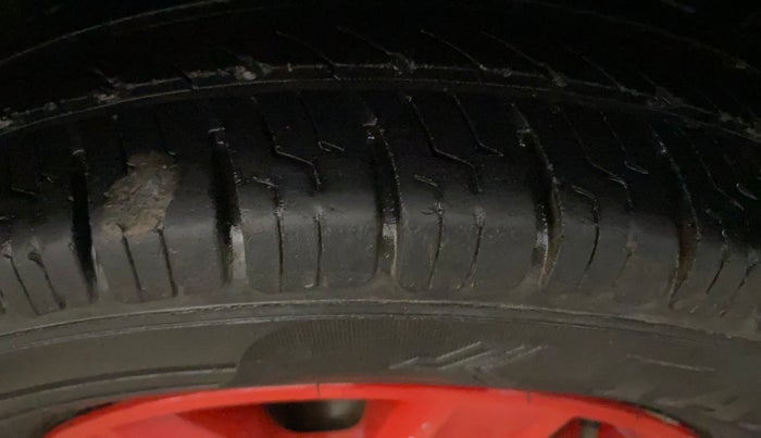 2017 Renault Kwid RXT 1.0, Petrol, Manual, 61,579 km, Left Rear Tyre Tread