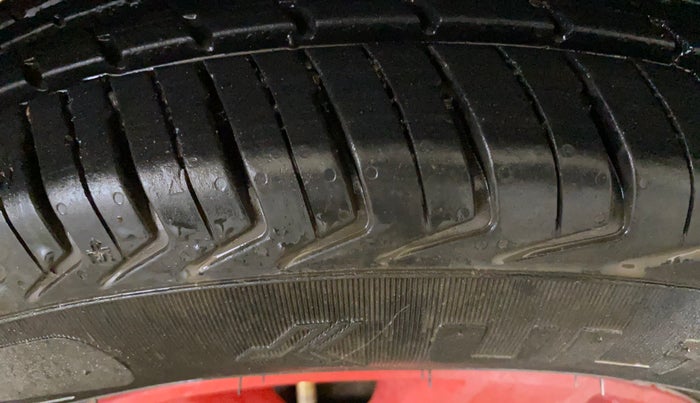 2017 Renault Kwid RXT 1.0, Petrol, Manual, 61,579 km, Right Rear Tyre Tread