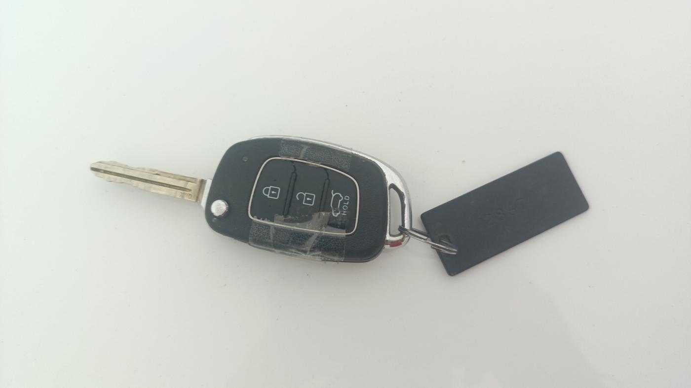 2022 Hyundai VENUE S (O) 1.0 TURBO IMT, Petrol, Manual, 60,917 km, Key Close Up