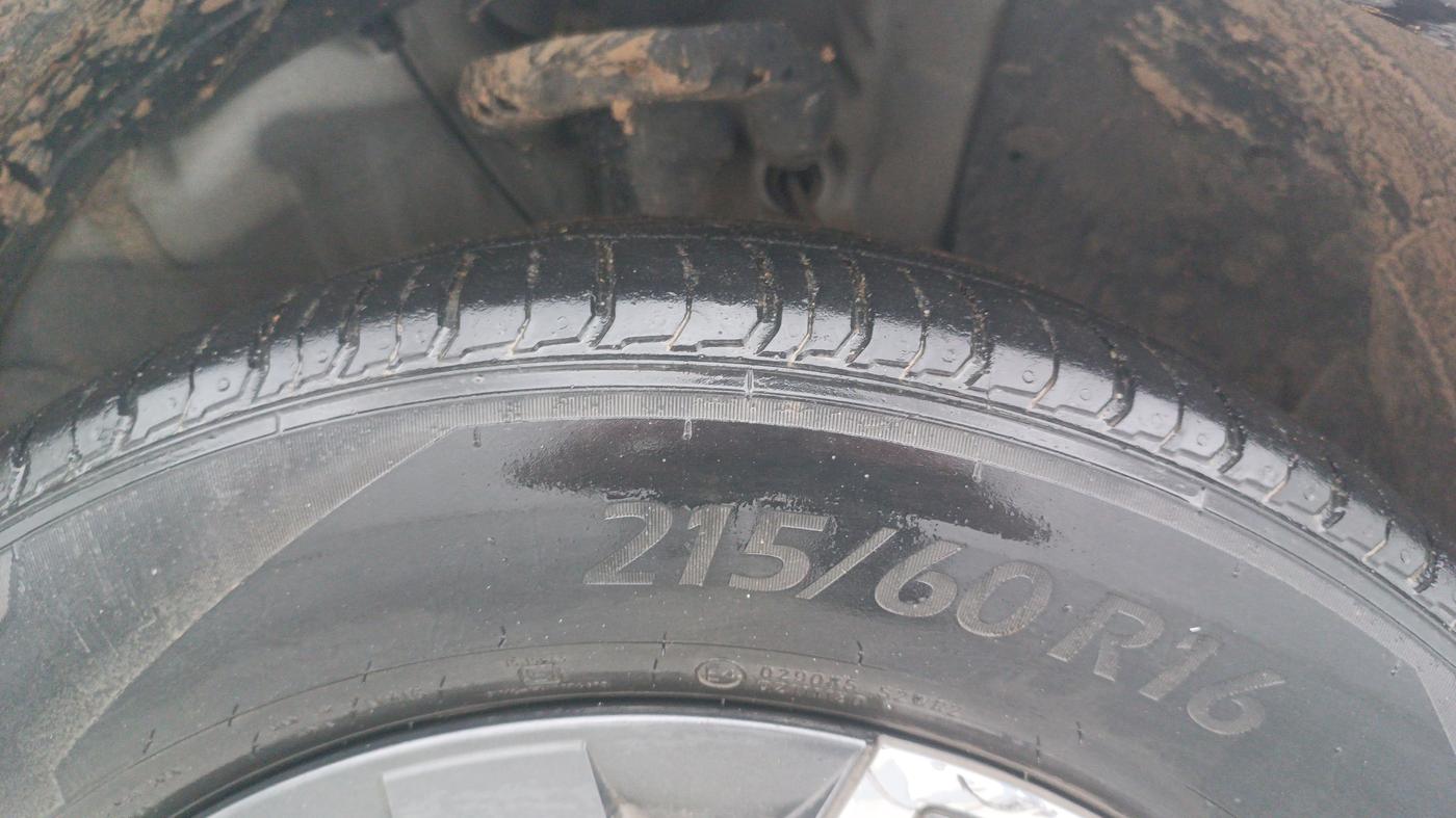 2022 Hyundai VENUE S (O) 1.0 TURBO IMT, Petrol, Manual, 60,917 km, Right Front Tyre Tread
