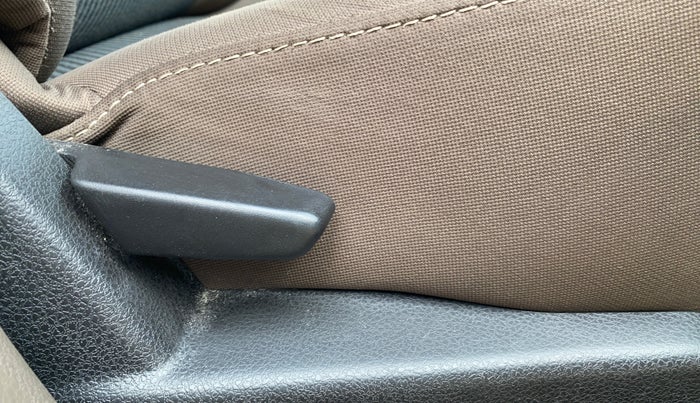 2017 Renault Duster RXL PETROL, Petrol, Manual, 34,281 km, Driver Side Adjustment Panel