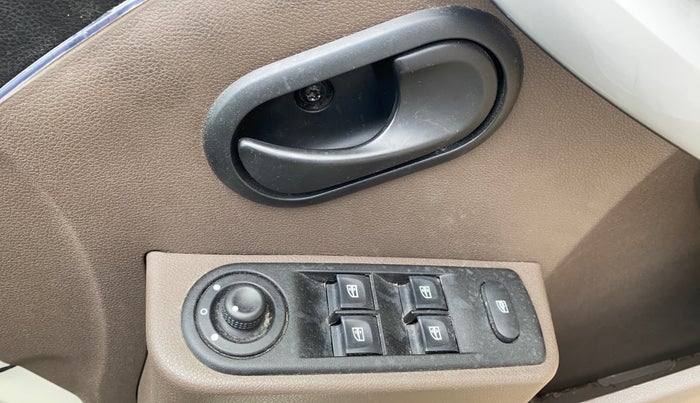 2017 Renault Duster RXL PETROL, Petrol, Manual, 34,281 km, Driver Side Door Panels Control