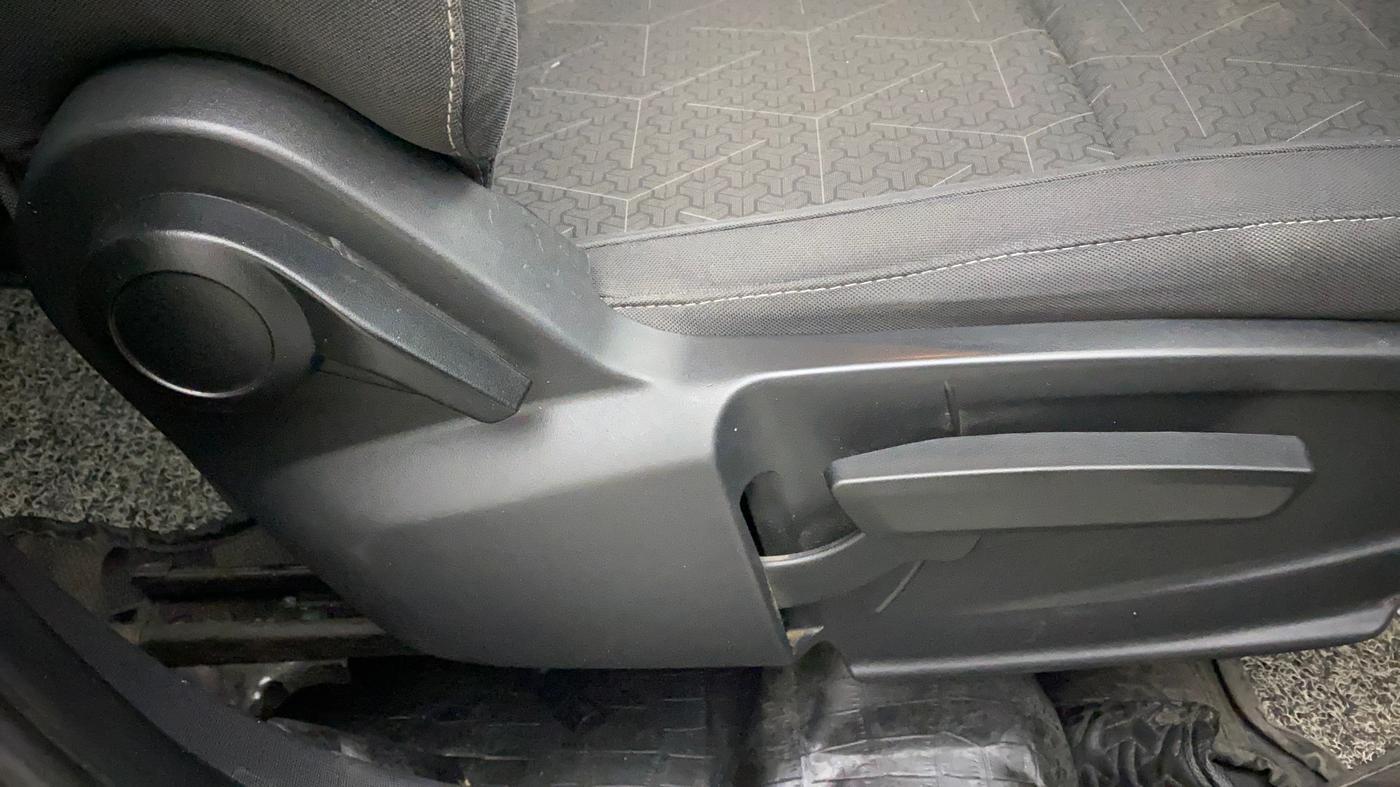 2022 Tata PUNCH ACCOMPLISHED MT, Petrol, Manual, 22,585 km, Driver Side Adjustment Panel