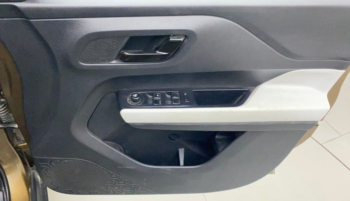 2022 Tata PUNCH ACCOMPLISHED MT, Petrol, Manual, 22,585 km, Driver Side Door Panels Control