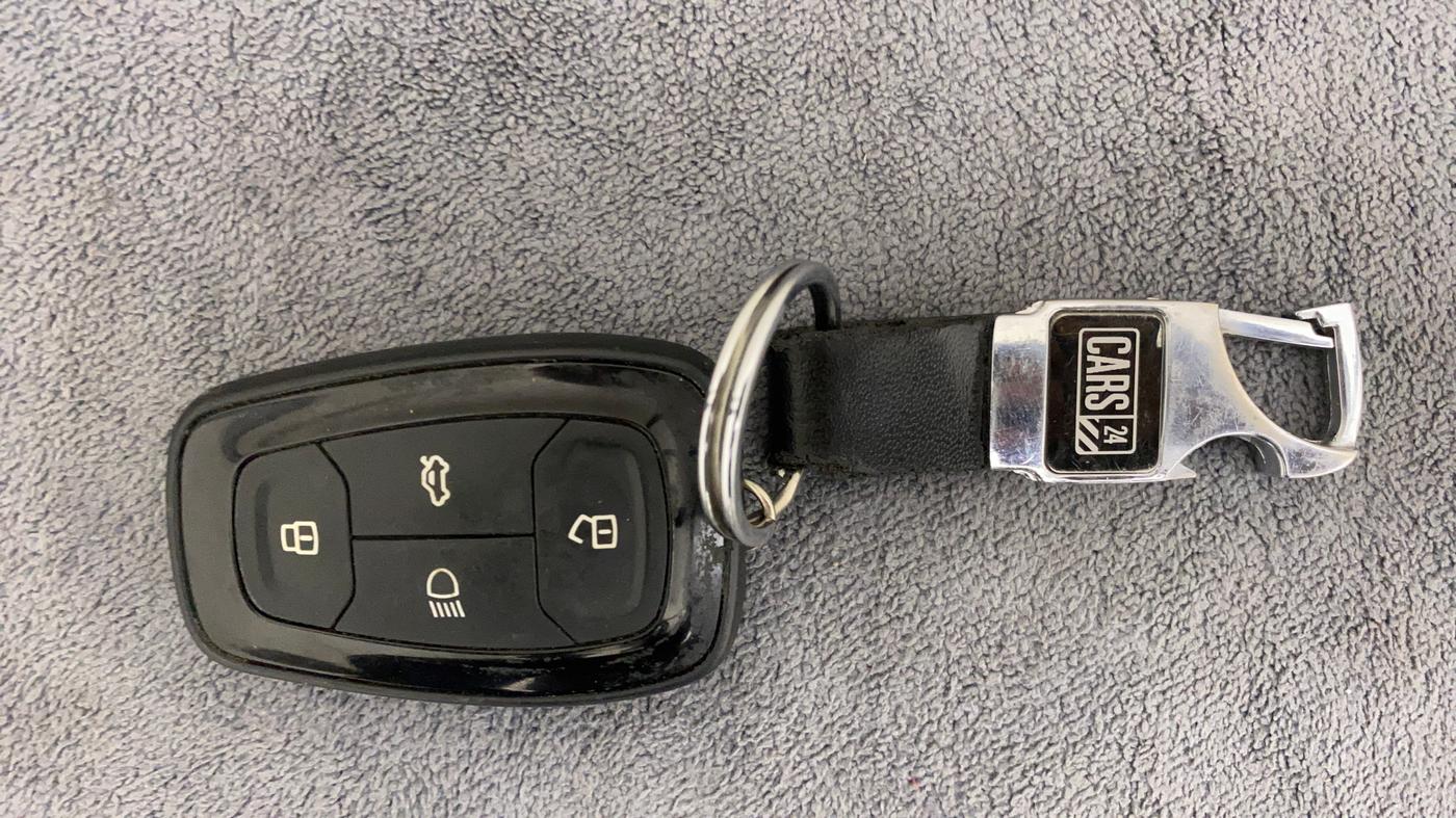 2022 Tata PUNCH ACCOMPLISHED MT, Petrol, Manual, 22,585 km, Key Close Up