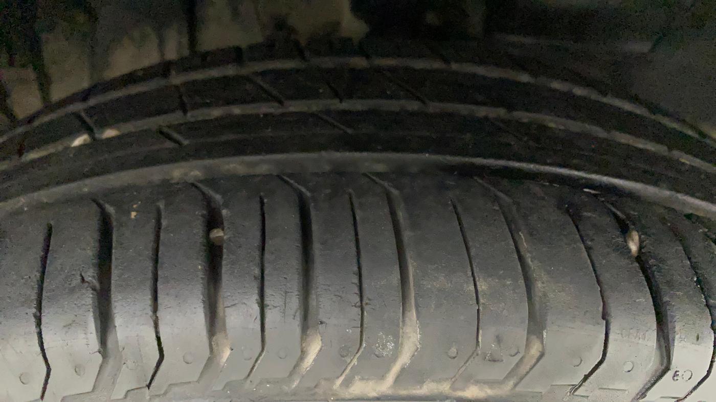 2022 Tata PUNCH ACCOMPLISHED MT, Petrol, Manual, 22,585 km, Right Front Tyre Tread