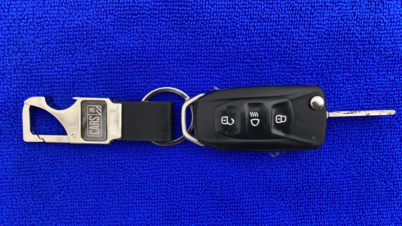 2018 Tata Tiago XT 1.2 REVOTRON, Petrol, Manual, 47,413 km, Key Close Up