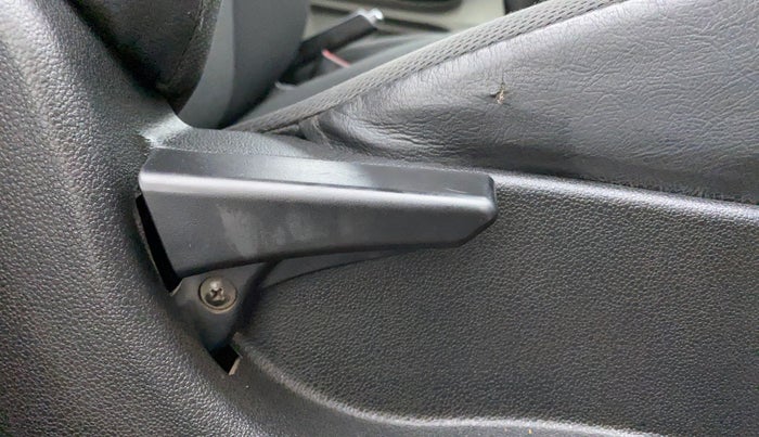 2018 Tata Tiago XT 1.2 REVOTRON, Petrol, Manual, 47,413 km, Driver Side Adjustment Panel