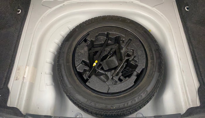 2015 Skoda Octavia ELEGANCE 1.8 TSI AT, Petrol, Automatic, 1,23,529 km, Spare Tyre