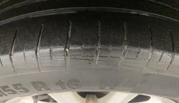 2015 Skoda Octavia ELEGANCE 1.8 TSI AT, Petrol, Automatic, 1,23,529 km, Left Front Tyre Tread