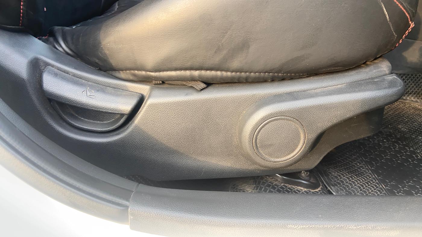 2014 Hyundai Xcent S 1.2, Petrol, Manual, 58,929 km, Driver Side Adjustment Panel
