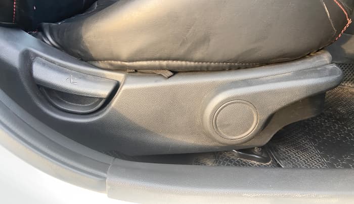 2014 Hyundai Xcent S 1.2, Petrol, Manual, 58,929 km, Driver Side Adjustment Panel