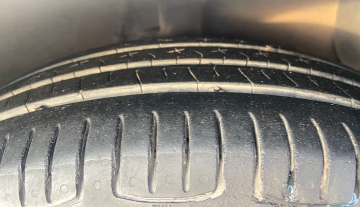2014 Hyundai Xcent S 1.2, Petrol, Manual, 58,929 km, Right Front Tyre Tread