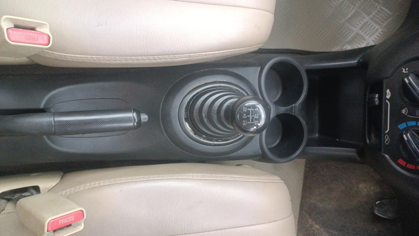2013 Honda Brio EX MT, Petrol, Manual, 1,01,818 km, Gear Lever