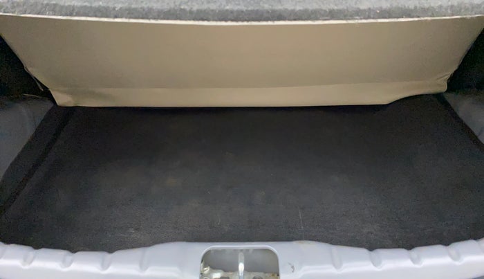 2017 Hyundai Eon ERA PLUS, Petrol, Manual, 5,299 km, Boot Inside