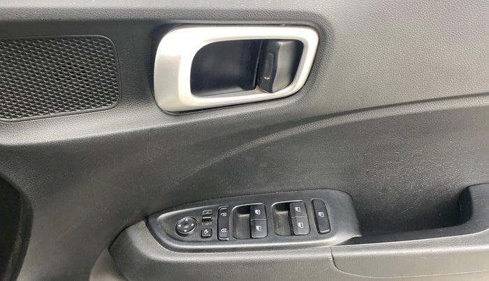 2020 Hyundai VENUE SX PLUS 1.0 TURBO DCT, Petrol, Automatic, 66,016 km, Driver Side Door Panels Control