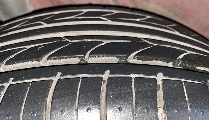 2022 Hyundai VENUE SX 1.5 CRDI DUAL TONE, Diesel, Manual, 84,540 km, Right Rear Tyre Tread