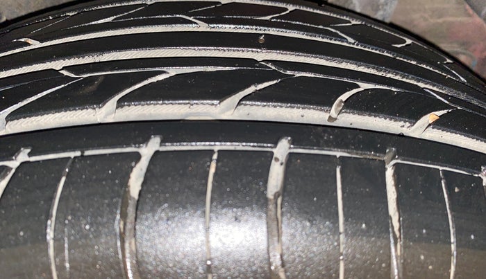 2022 Hyundai VENUE SX 1.5 CRDI DUAL TONE, Diesel, Manual, 84,540 km, Left Rear Tyre Tread