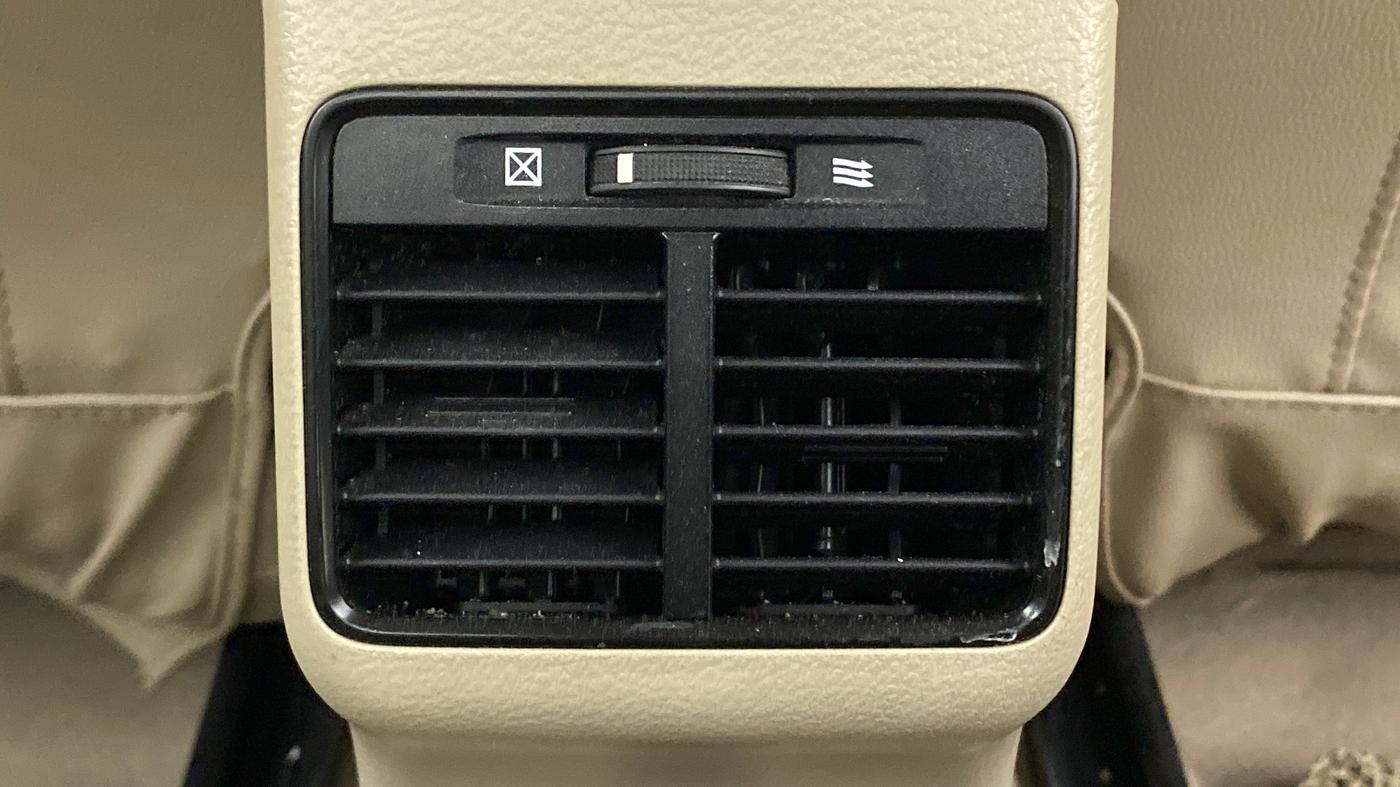 2014 Maruti Ciaz VXI+AT, Petrol, Automatic, 86,576 km, Rear AC Vents