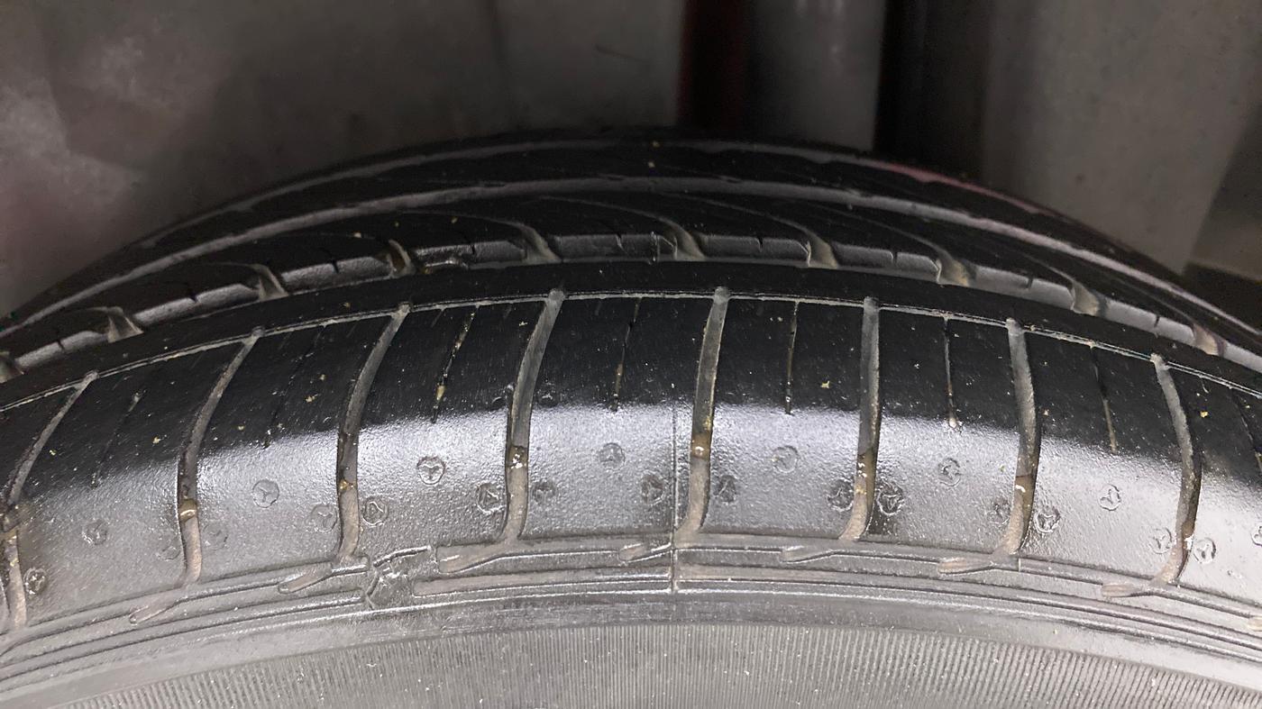 2014 Maruti Ciaz VXI+AT, Petrol, Automatic, 86,576 km, Left Rear Tyre Tread