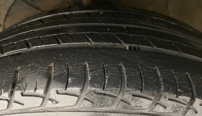 2017 Maruti Baleno DELTA 1.2 K12, Petrol, Manual, 66,058 km, Left Front Tyre Tread