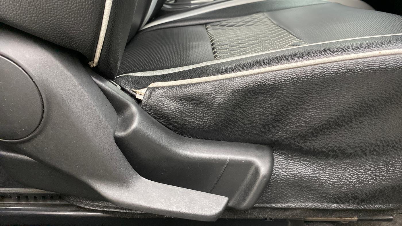 2017 Maruti Baleno DELTA 1.2 K12, Petrol, Manual, 66,058 km, Driver Side Adjustment Panel