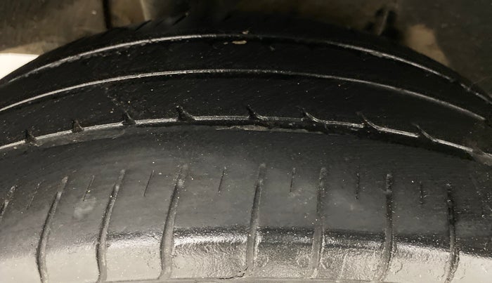 2017 Maruti Baleno DELTA 1.2 K12, Petrol, Manual, 66,058 km, Right Rear Tyre Tread
