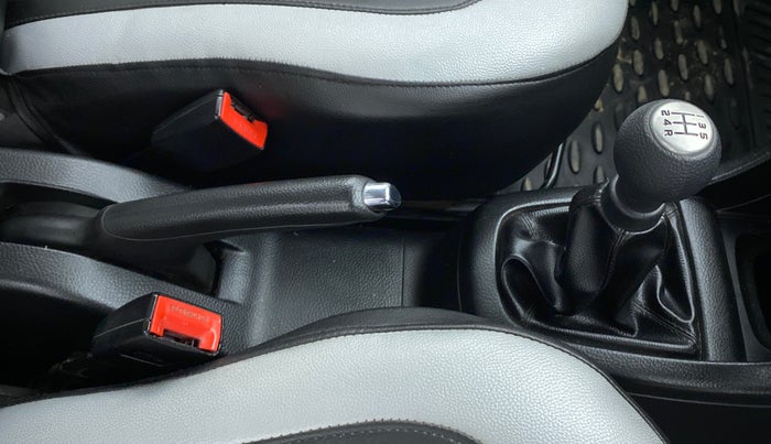 2014 Maruti Swift VXI D, Petrol, Manual, 61,216 km, Gear Lever