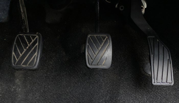 2014 Maruti Swift VXI D, Petrol, Manual, 61,216 km, Pedals